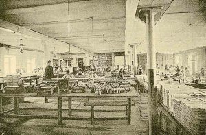 Фабрика Ралле. Отделочная духов. 1890-е годы