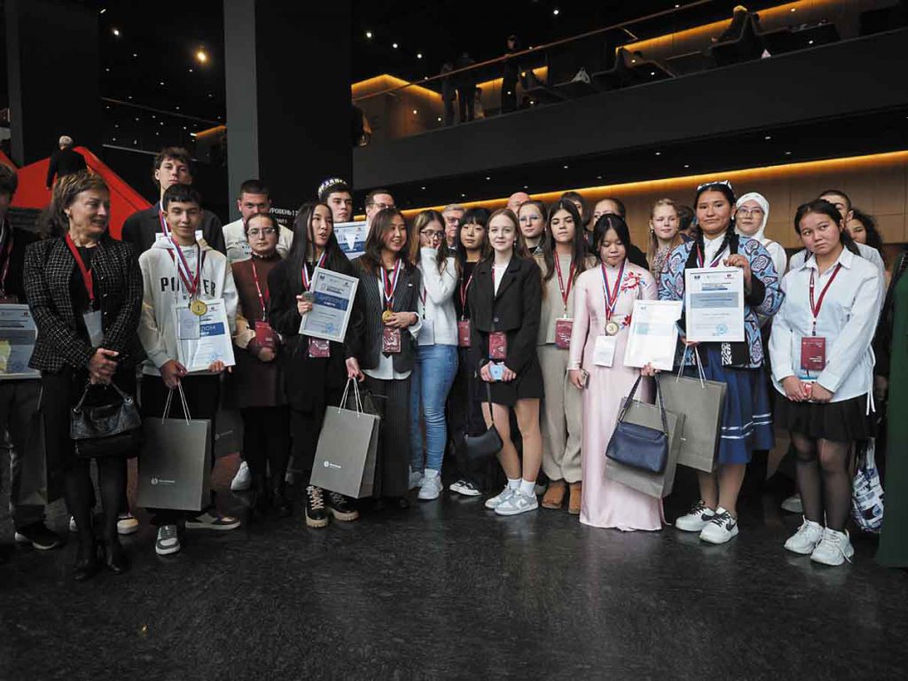 Финалисты XXI Международной олимпиады по русскому языку для зарубежных школьников им. В.Г. Костомарова