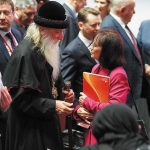 Предстоятель Русской православной старообрядческой церкви митрополит Корнилий и исполнительный директор фонда "Русский мир" Татьяна Шлычкова