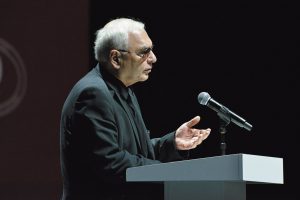 Глава киноконцерна "Мосфильм" народный артист России Карен Шахназаров