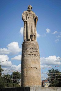 Памятник Ивану Сусанину в Костроме