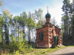 Часовня в деревне Деревеньки стоит на месте, где, по легенде, находился дом Ивана Сусанина