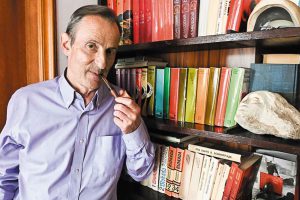 Курительную трубку отца сын писателя бережет как реликвию