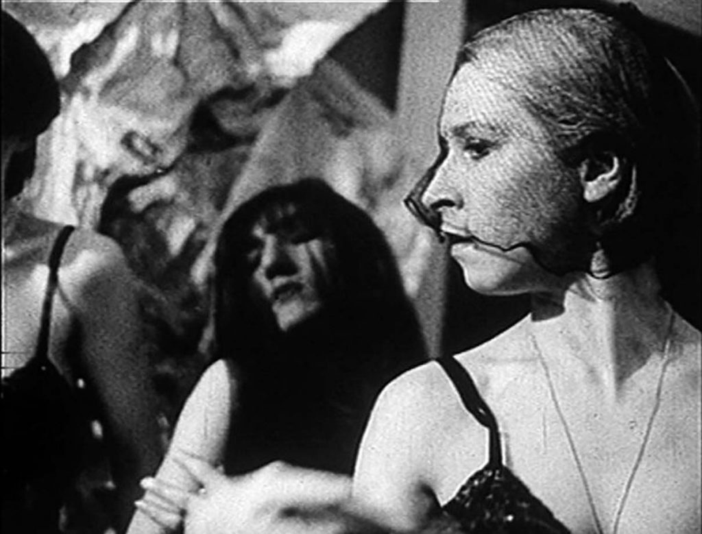 Инна Волкова — одна из участниц легендарной ленинградской музыкальной группы "Колибри"