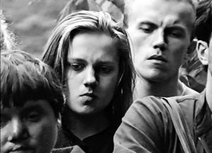 На кладбище на девятый день гибели Виктора Цоя