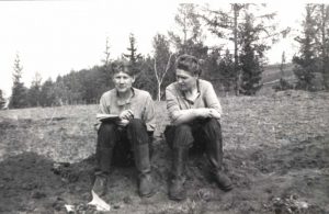 Алексей Окладников с женой Верой Запорожской