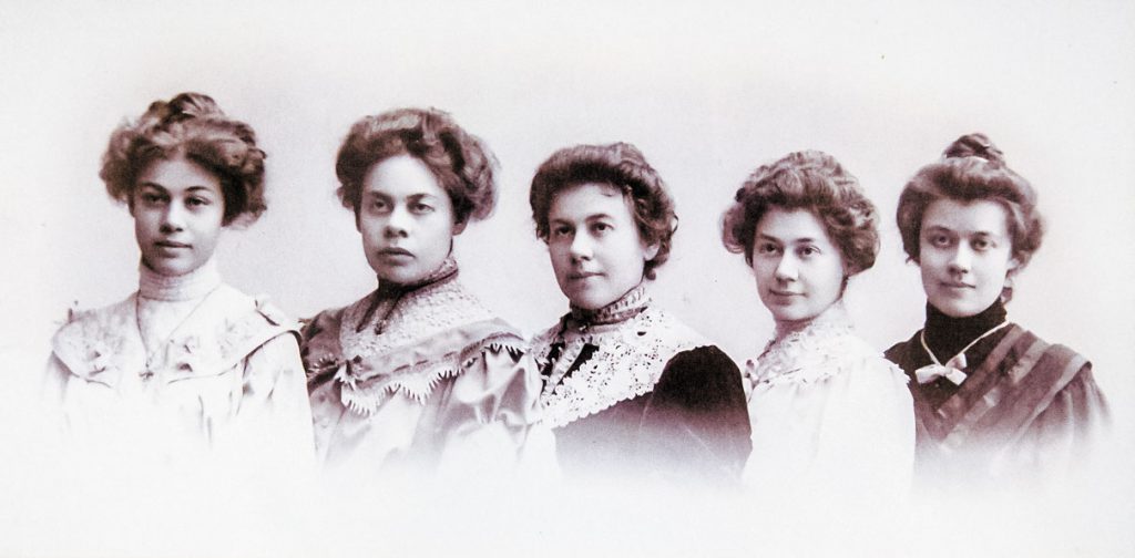 Сестры Гнесины