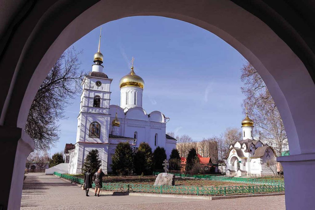 Трудно поверить, что Борисоглебский собор стоял когда-то в самом центре управления Дмитлага