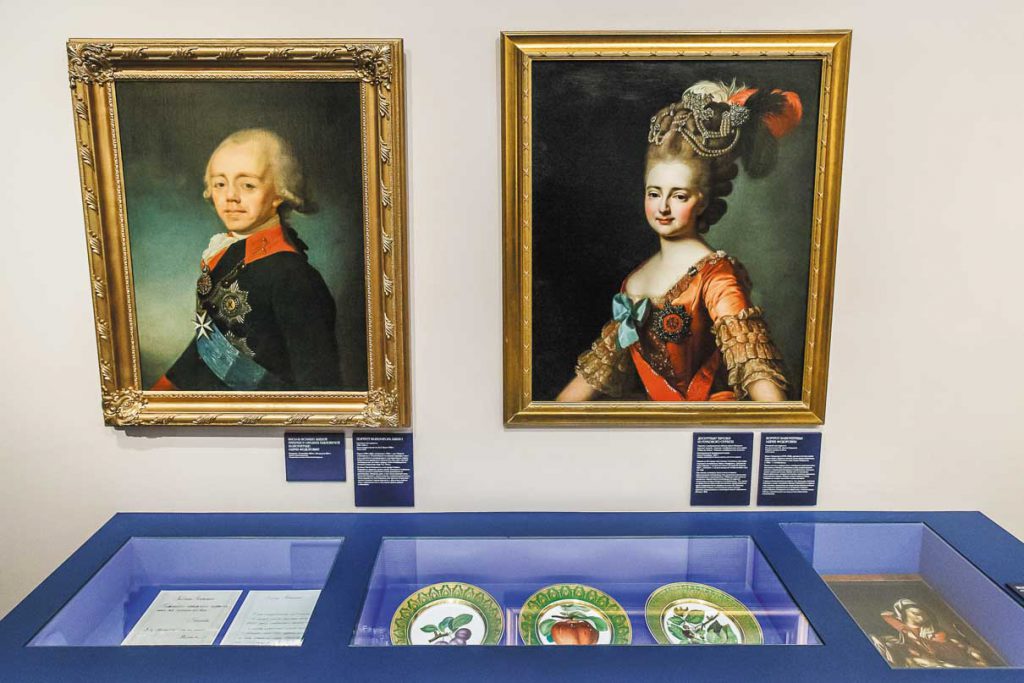Император Павел I и его супруга Мария Федоровна — родители Николая I. Портреты кисти неизвестного художника