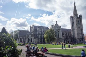 Собор Святого Патрика построен в XIII веке рядом с источником, где, по легенде, святой Патрик крестил первых христиан Дублина