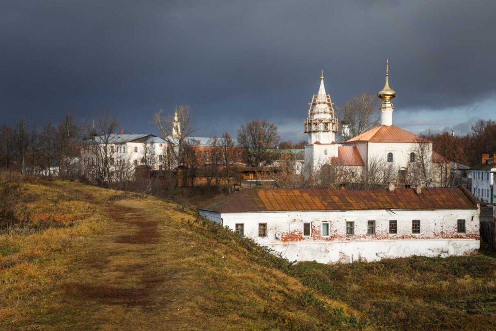 Земляные валы в Суздале, возведенные по приказу Владимира Мономаха