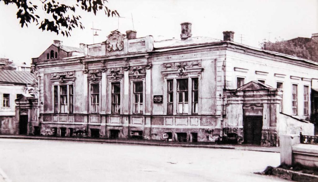 Старое здание учебного комплекса по адресу: Собачья площадка, дом 5