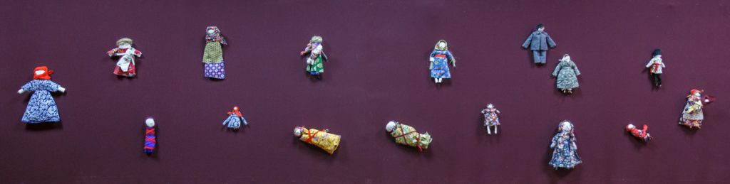 Такими куклами играли в деревнях Омской области в прошлом веке