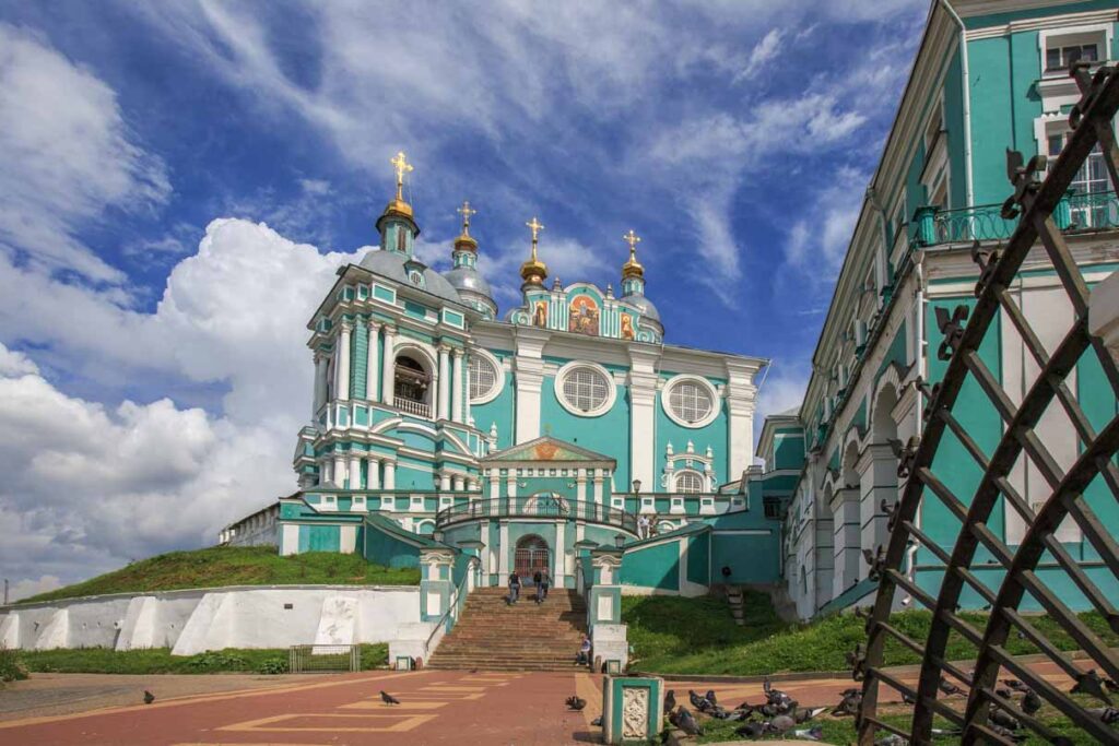Собор Успения Пресвятой Богородицы. Смоленск. Построен на месте одноименного собора, заложенного Владимиром Мономахом в 1101 году