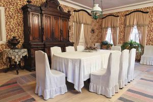 В столовой все сохранилось так, как было при радушном хозяине