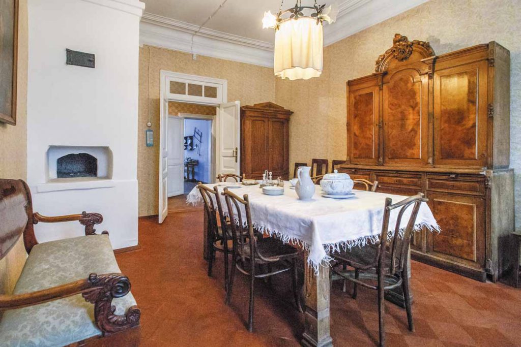 Домашняя столовая