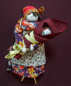 Украинская мама с младенцем, сделанные Евдокией Прядко