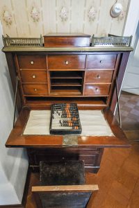 Секретер красного дерева