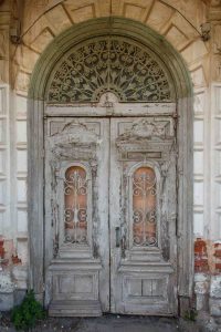 Двери доходного дома купца Третьякова — отдельный музейный экспонат