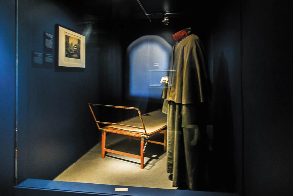 Походная кровать императора Николая I, на которой он скончался