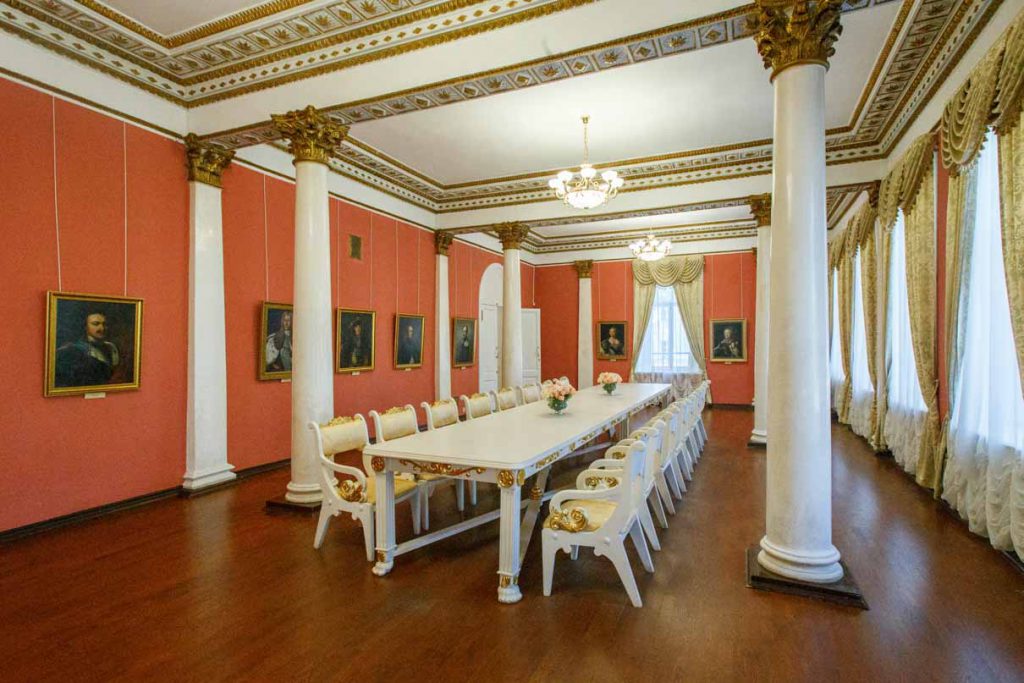 В Екатерининском зале Дворянского собрания Костромы