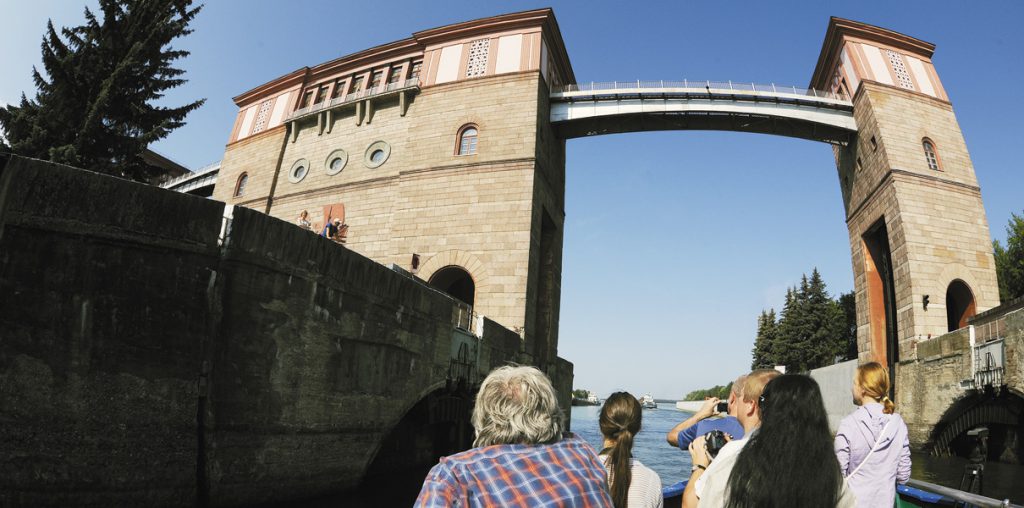 Шлюз Рыбинского водохранилища