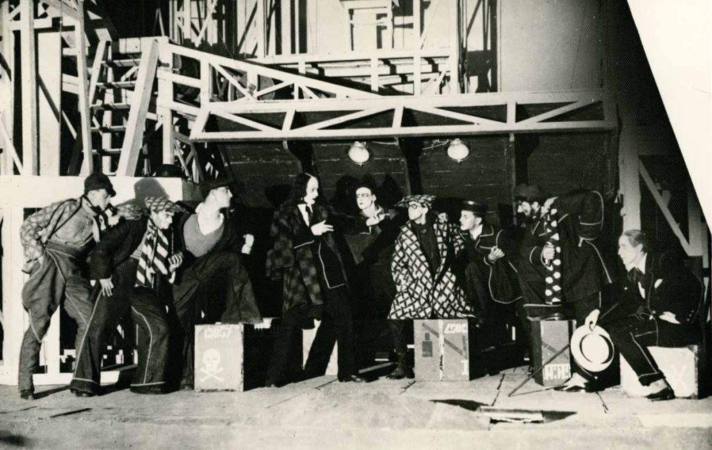 Спектакль "Человек, который был Четвергом" на сцене Камерного театра. 1923 год