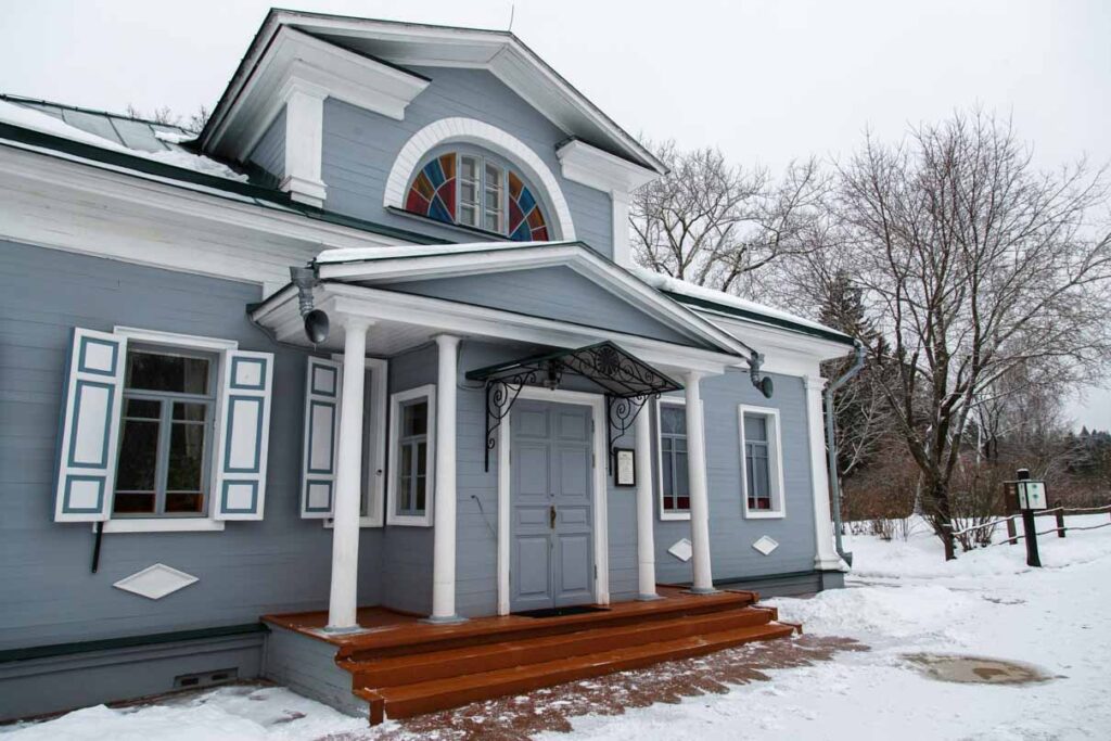 Усадьба Шахматово. Ныне — Государственный мемориальный музей-заповедник Д.И. Менделеева и А.А. Блока. Московская область