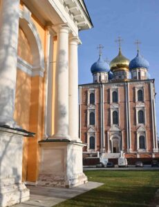 Успенский собор Рязанского кремля планировали снести еще в XVIII веке. Уцелеть до наших дней он смог благодаря вмешательству Гаврилы Рюмина