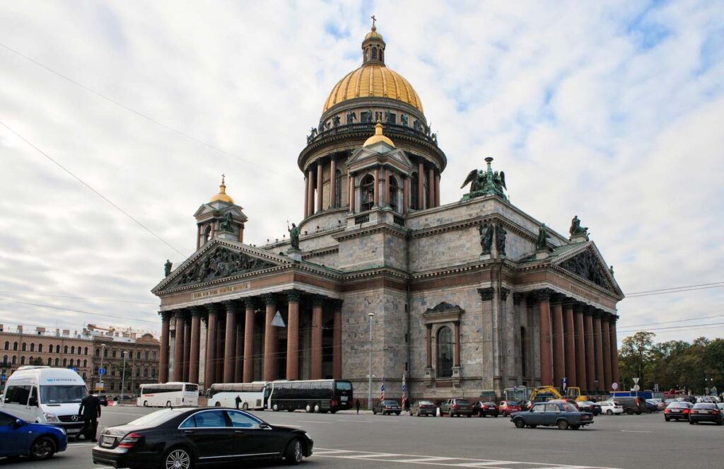 Сегодня Исаакиевский собор — одна из главных туристических достопримечательностей Санкт-Петербурга