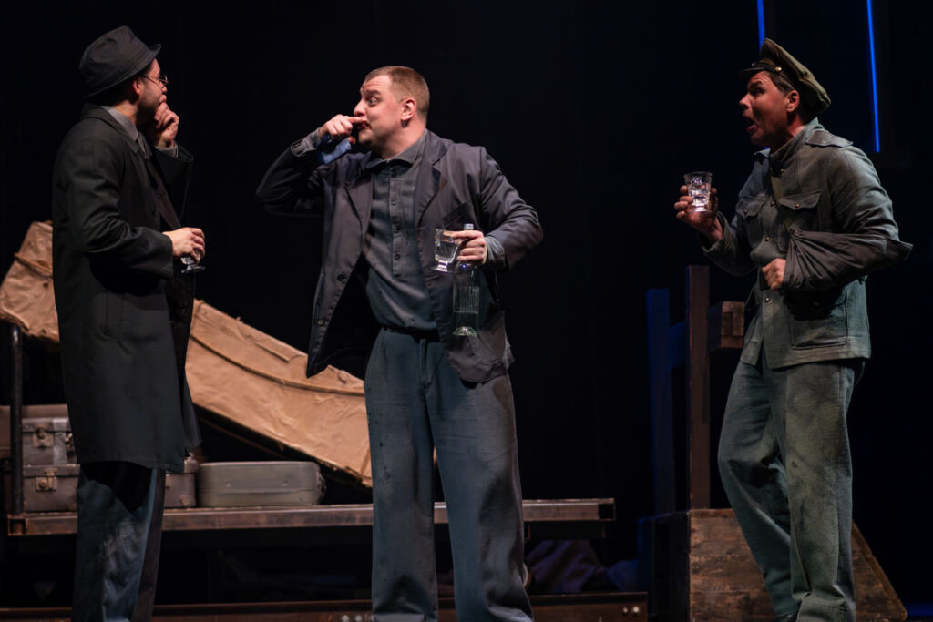 В 60-тысячном Сухуме театр играет до 280 спектаклей в сезон. И залы заполняются