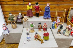 В куколки поиграем?