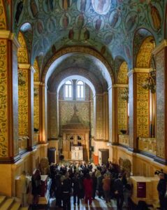 Выставка "Князь Андрей Боголюбский" расположилась в одном из самых красивых помещений ГИМ — Парадных сенях