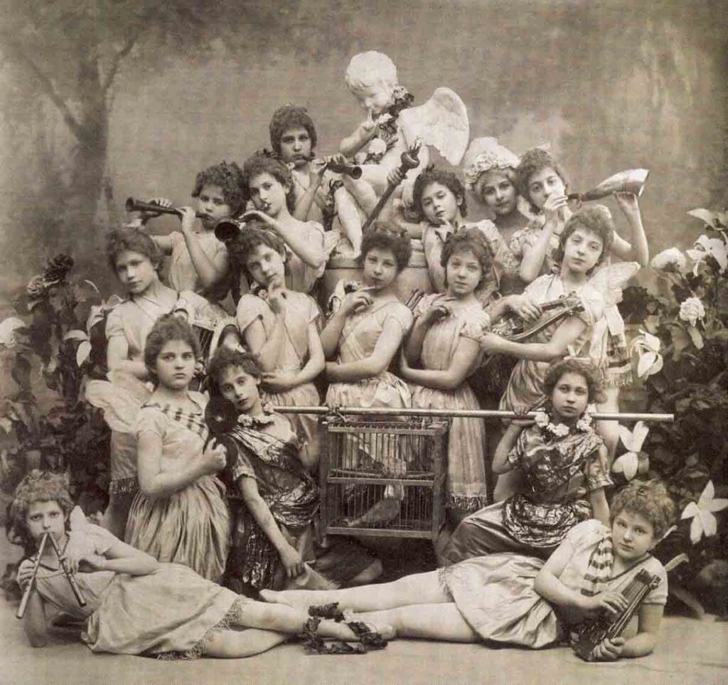 Учащиеся Школы Императорского балета. Балет Мариуса Петипа "Сказка"