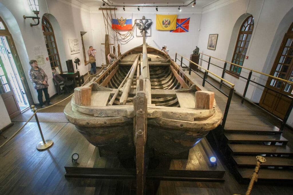 Переславль-Залесский. Петровский ботик