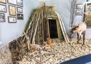 De nos jours, la véja, l’habitat traditionnel des Samis, ne se voit plus qu’au musée ou en photo.