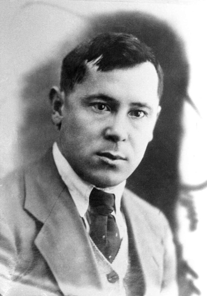 Советский татарский поэт Муса Джалиль