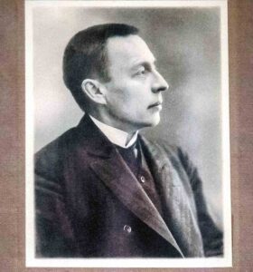 Elena Gnesina recalled helping Rachmaninoff with harmony exercises at the conservatory; in return, he helped her with French