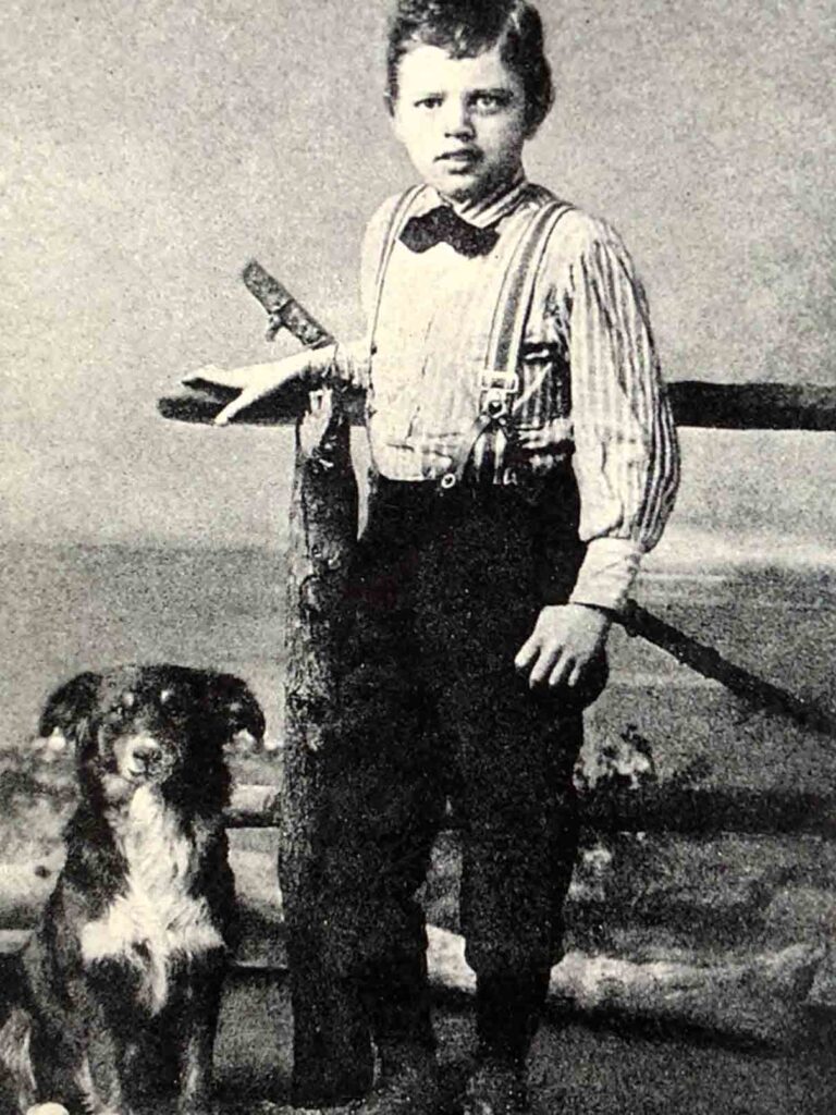 Собаки, которых писатель прославил в своих произведениях, были ему друзьями с детства
