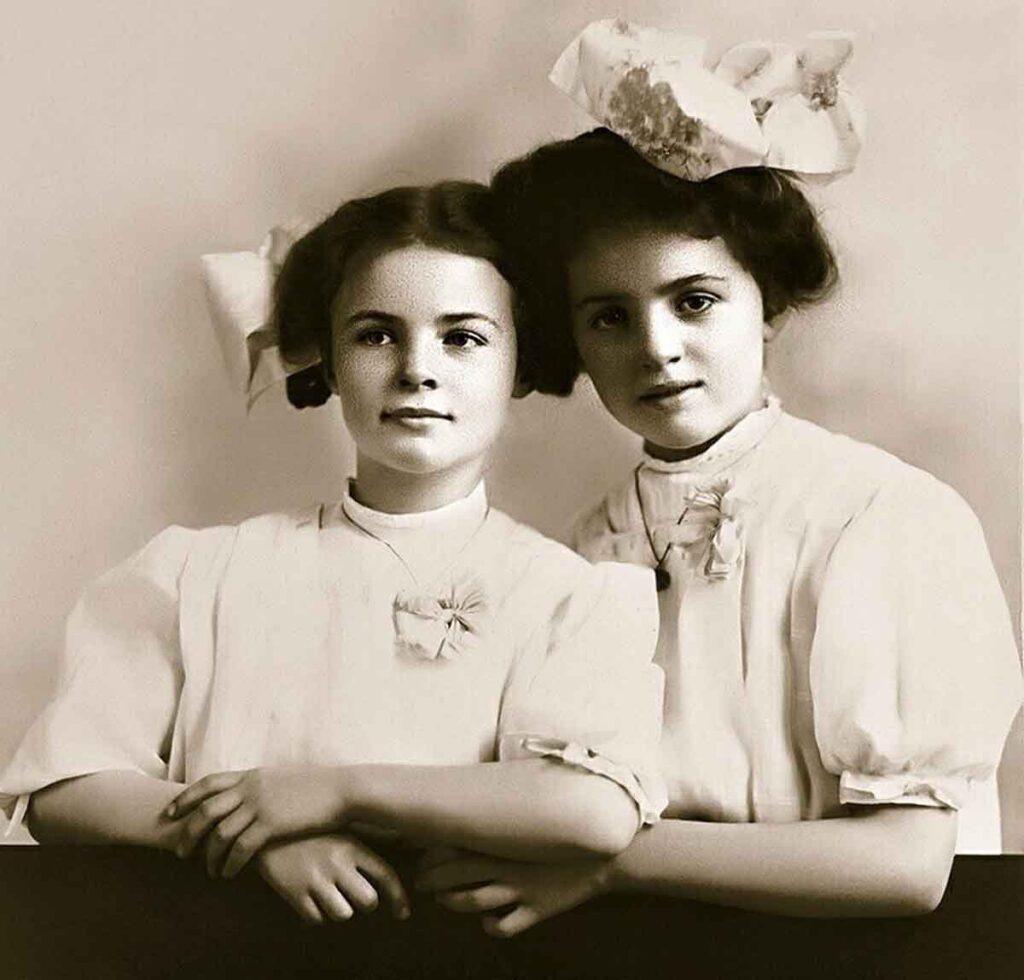 Джек Лондон мечтал о сыне, но судьба подарила ему двух прекрасных дочерей — Бесс и Джоан