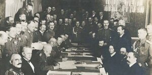Брест-Литовский мир. делегаты ставят подписи.