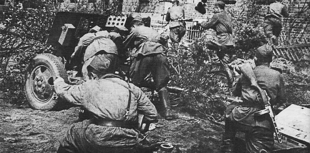 Пехотинцы из 3-й гвардейской танковой армии