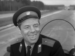 Кадр из фильма Эльдара Рязанова "Берегись автомобиля", 1966 год