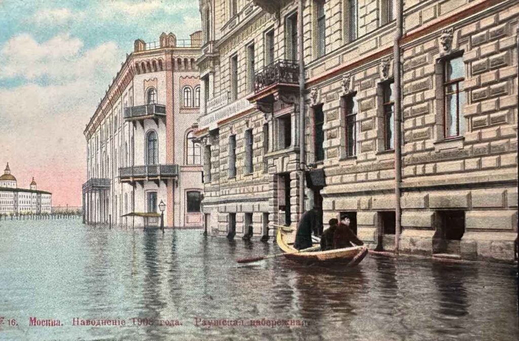 Раушская набережная в наводнение 1908 года