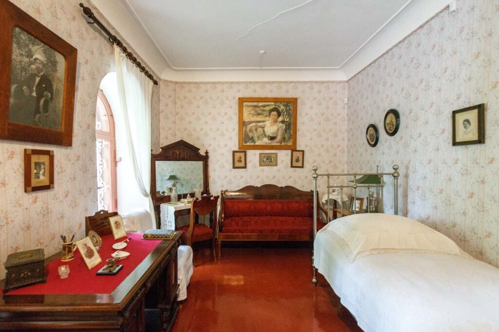 Olga Knipper performed in all her husband's plays and rightly earned a reputation as the finest interpreter of Chekhov's heroines