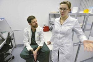 Врачи Александр Алянский и Ольга Макаренко рады каждому потенциальному донору