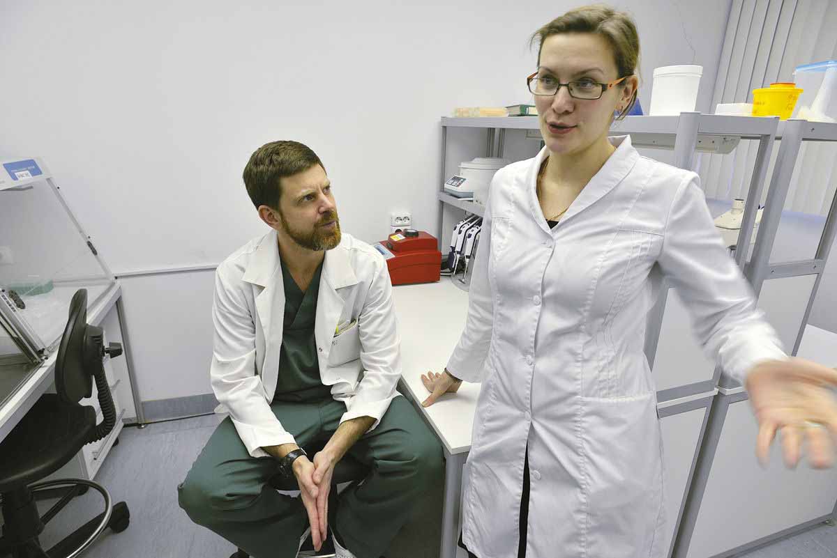 Врачи Александр Алянский и Ольга Макаренко рады каждому потенциальному донору