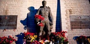 Памятник Воину-освободителю Таллина от немецко-фашистских захватчиков