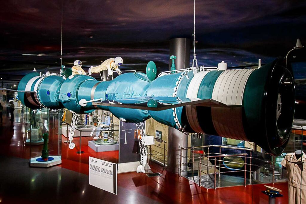 The first crewed docking, of Soyuz‑4 and Soyuz‑5. Completed in January 1969