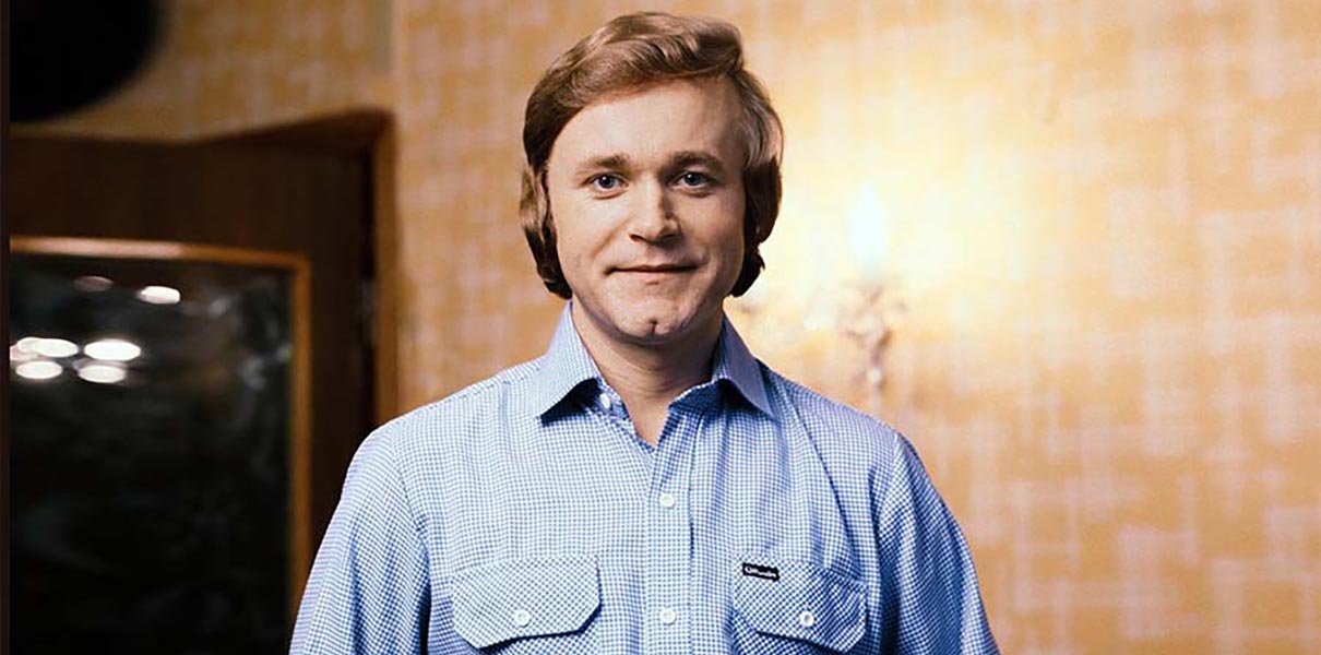 Евгений Мартынов